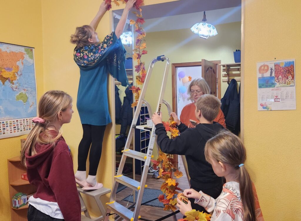 Hope for Children Season Craft Visit